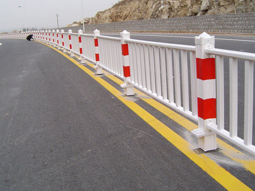 道路交通護欄安裝案例